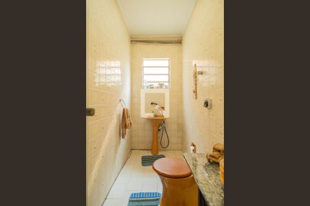 Casa à venda com 174m², 4 quartos e 2 vagasBanheiro 1