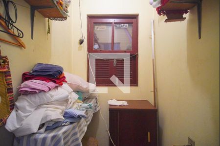 Casa à venda com 170m², 3 quartos e 5 vagasQuarto de Serviço