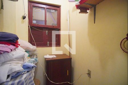 Casa à venda com 170m², 3 quartos e 5 vagasQuarto de Serviço