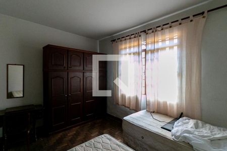 Quarto  de casa para alugar com 3 quartos, 232m² em Vila Amaral, Belo Horizonte