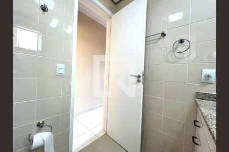 Apartamento à venda com 77m², 3 quartos e 2 vagas Apartamento à venda com 77m², 3 quartos e 2 vagasBanheiro da Suíte