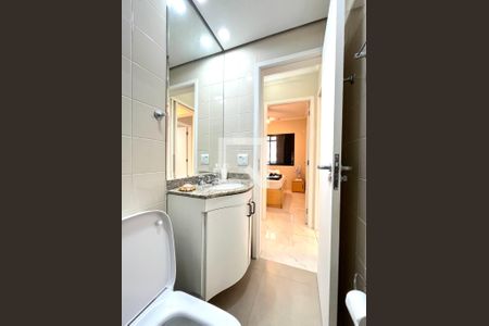 Apartamento à venda com 77m², 3 quartos e 2 vagas Apartamento à venda com 77m², 3 quartos e 2 vagasBanheiro Corredor