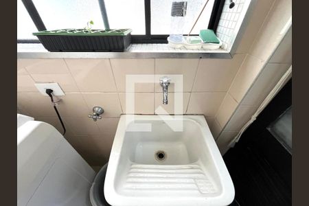 Apartamento à venda com 77m², 3 quartos e 2 vagas Apartamento à venda com 77m², 3 quartos e 2 vagasÁrea de Serviço