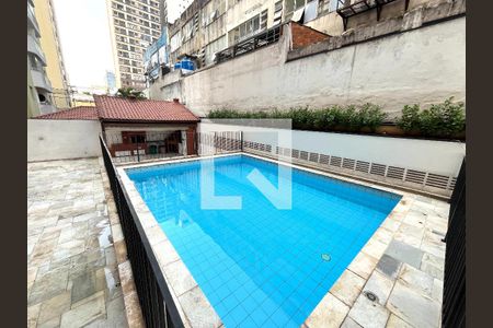 Apartamento à venda com 77m², 3 quartos e 2 vagas Apartamento à venda com 77m², 3 quartos e 2 vagasÁrea comum - Piscina
