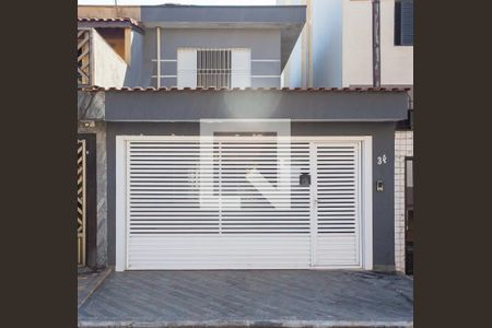 Casa à venda com 130m², 3 quartos e 2 vagasFachada