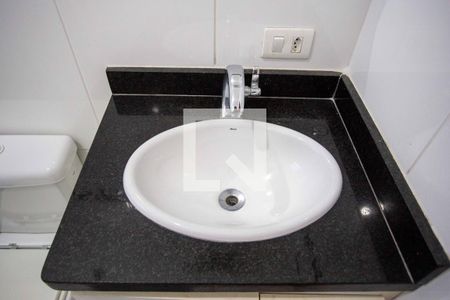 Casa à venda com 130m², 3 quartos e 2 vagasBanheiro Social