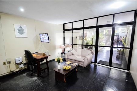 Apartamento à venda com 63m², 2 quartos e 1 vaga Apartamento à venda com 63m², 2 quartos e 1 vagaHall