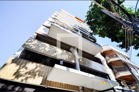Apartamento à venda com 63m², 2 quartos e 1 vaga Apartamento à venda com 63m², 2 quartos e 1 vagaFachada