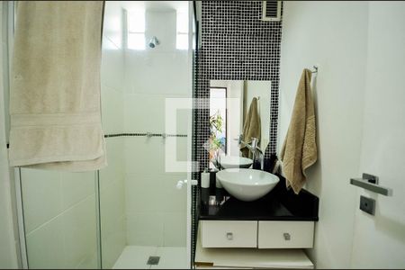 Apartamento à venda com 63m², 2 quartos e 1 vaga Apartamento à venda com 63m², 2 quartos e 1 vagaBanheiro Social