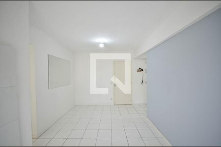 Apartamento para alugar com 75m², 3 quartos e 1 vaga Apartamento para alugar com 75m², 3 quartos e 1 vagaSala