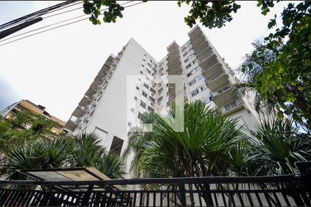 Apartamento para alugar com 75m², 3 quartos e 1 vaga Apartamento para alugar com 75m², 3 quartos e 1 vagaFachada