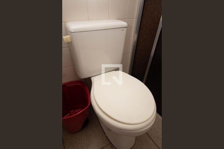 Apartamento para alugar com 81m², 2 quartos e 1 vaga Apartamento para alugar com 81m², 2 quartos e 1 vagaBanheiro de Serviço