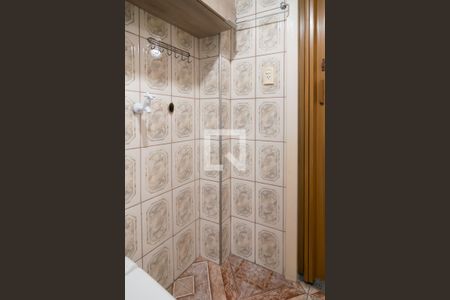 Banheiro  de kitnet/studio para alugar com 0 quarto, 32m² em Bela Vista, São Paulo