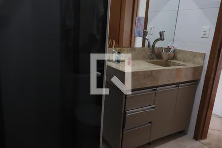 Casa à venda com 162m², 3 quartos e 2 vagasBanheiro Social