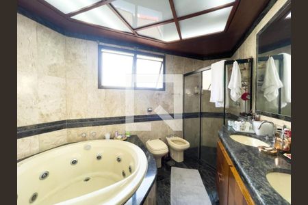 Apartamento à venda com 243m², 4 quartos e 4 vagas