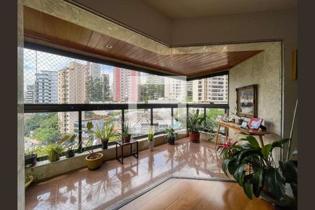 Apartamento à venda com 243m², 4 quartos e 4 vagas