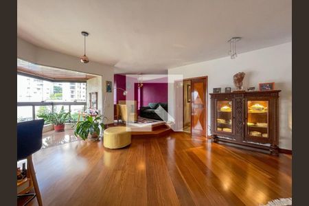 Apartamento à venda com 243m², 4 quartos e 4 vagas