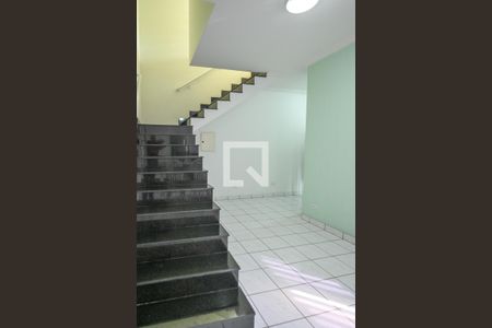 Casa à venda com 514m², 3 quartos e 8 vagas Casa à venda com 514m², 3 quartos e 8 vagasEscadas