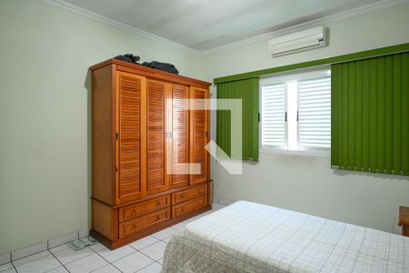 Casa à venda com 514m², 3 quartos e 8 vagas Casa à venda com 514m², 3 quartos e 8 vagasQuarto