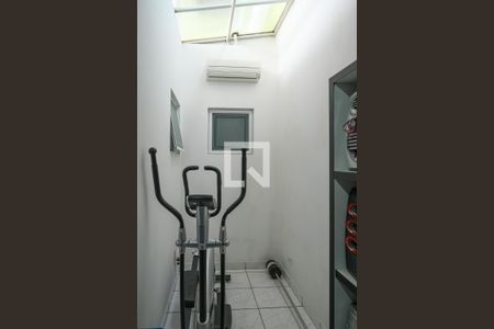 Casa à venda com 514m², 3 quartos e 8 vagas Casa à venda com 514m², 3 quartos e 8 vagasQuarto