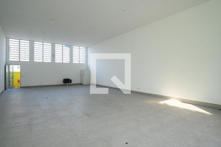 Casa à venda com 514m², 3 quartos e 8 vagas Casa à venda com 514m², 3 quartos e 8 vagasÁrea comum
