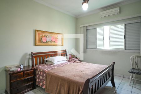 Casa à venda com 514m², 3 quartos e 8 vagas Casa à venda com 514m², 3 quartos e 8 vagasQuarto