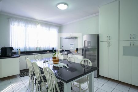Casa à venda com 514m², 3 quartos e 8 vagas Casa à venda com 514m², 3 quartos e 8 vagasCozinha