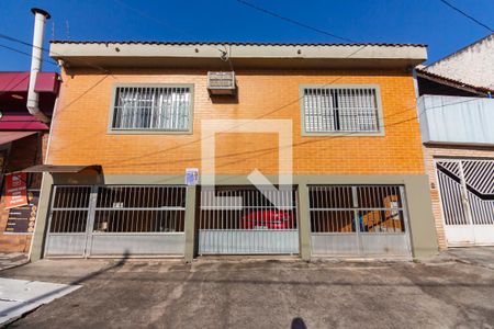 Casa à venda com 111m², 3 quartos e 2 vagasFachada