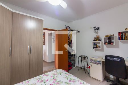 Casa à venda com 111m², 3 quartos e 2 vagasQuarto 2