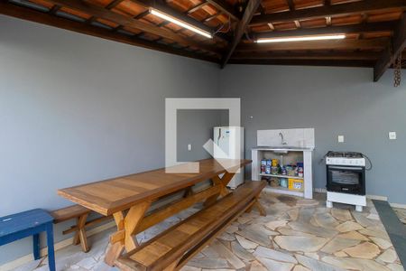 Casa à venda com 299m², 3 quartos e 3 vagas Casa à venda com 299m², 3 quartos e 3 vagasQuintal