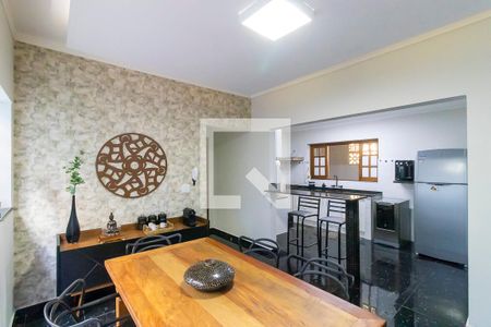 Casa à venda com 299m², 3 quartos e 3 vagas Casa à venda com 299m², 3 quartos e 3 vagasSala de jantar