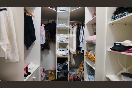 Casa à venda com 350m², 6 quartos e 5 vagasCloset da Suíte 1