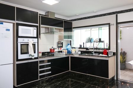 Casa à venda com 350m², 6 quartos e 5 vagasCozinha
