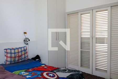 Casa à venda com 350m², 6 quartos e 5 vagasSuíte 2