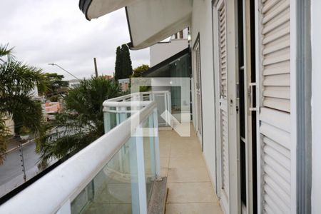 Casa à venda com 350m², 6 quartos e 5 vagasSacada da Suíte 1 e 2