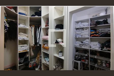 Casa à venda com 350m², 6 quartos e 5 vagasCloset da Suíte 1