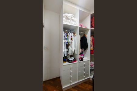 Casa à venda com 350m², 6 quartos e 5 vagasCloset da Suíte 1