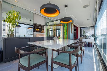 Apartamento à venda com 140m², 2 quartos e 3 vagasSala