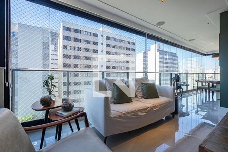 Apartamento à venda com 140m², 2 quartos e 3 vagasSala