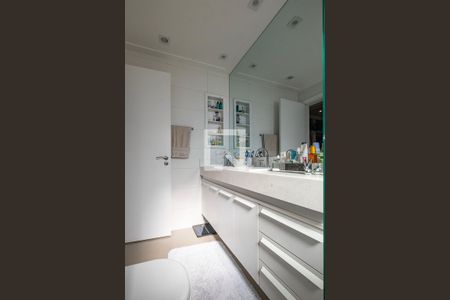 Apartamento à venda com 140m², 2 quartos e 3 vagasSuíte 1 - Banheiro