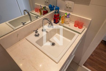 Apartamento à venda com 140m², 2 quartos e 3 vagasSuíte 2 - Banheiro