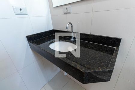 Casa de condomínio à venda com 58m², 2 quartos e 1 vagaBanheiro