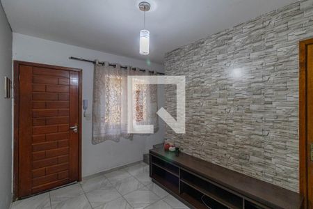 Casa de Condomínio para alugar com 2 quartos, 60m² em Vila Carmosina, São Paulo