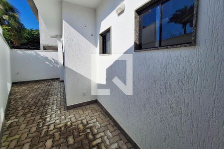 Casa à venda com 110m², 3 quartos e 2 vagas Casa à venda com 110m², 3 quartos e 2 vagasQuintal fundos