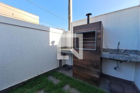 Casa à venda com 110m², 3 quartos e 2 vagas Casa à venda com 110m², 3 quartos e 2 vagasChurrasqueira