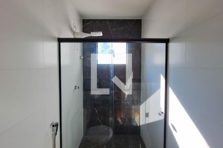 Casa à venda com 110m², 3 quartos e 2 vagas Casa à venda com 110m², 3 quartos e 2 vagasBanheiro da Suíte