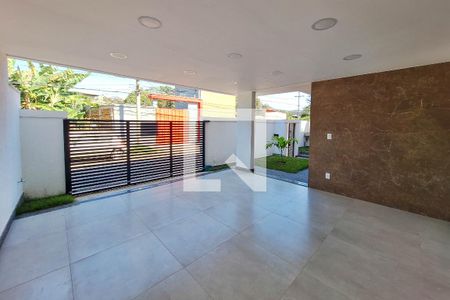 Casa à venda com 110m², 3 quartos e 2 vagas Casa à venda com 110m², 3 quartos e 2 vagasGaragem