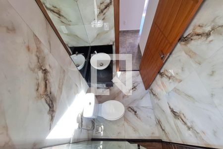 Casa à venda com 110m², 3 quartos e 2 vagas Casa à venda com 110m², 3 quartos e 2 vagasBanheiro Social