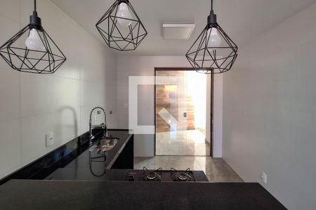 Casa à venda com 110m², 3 quartos e 2 vagas Casa à venda com 110m², 3 quartos e 2 vagasCozinha