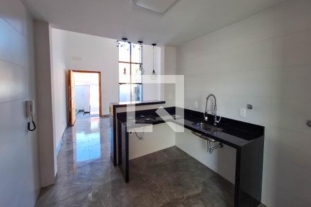 Casa à venda com 110m², 3 quartos e 2 vagas Casa à venda com 110m², 3 quartos e 2 vagasCozinha